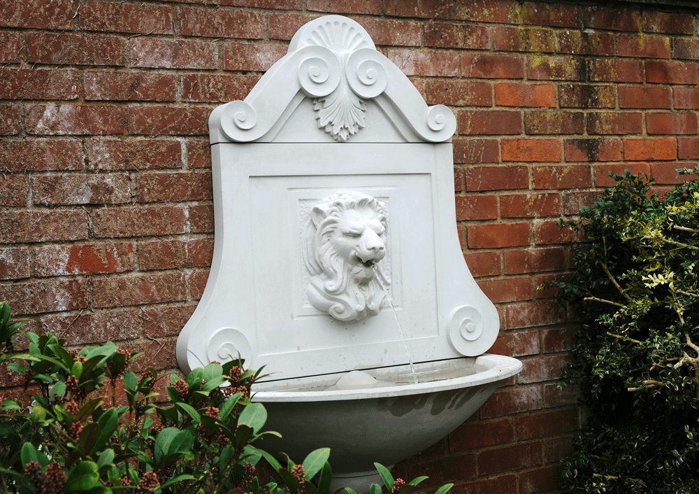 Lion wall bowl fountain