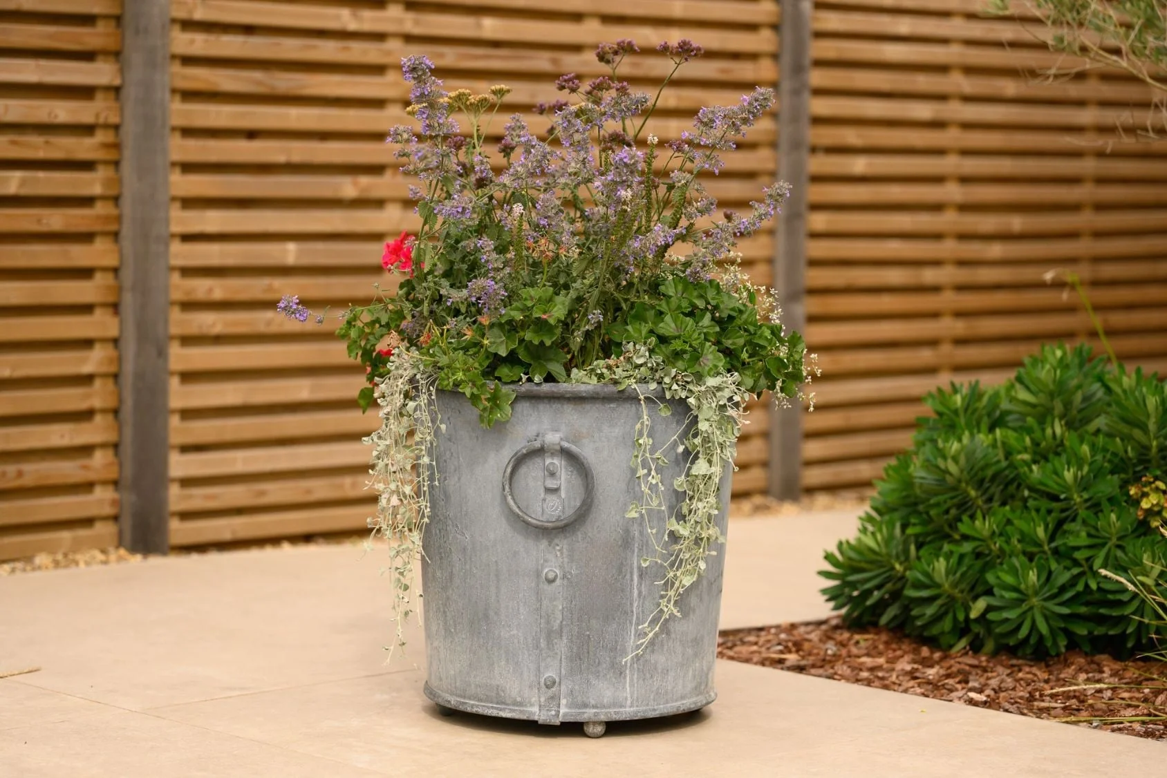GPL-604 Southwold Round Planters 26