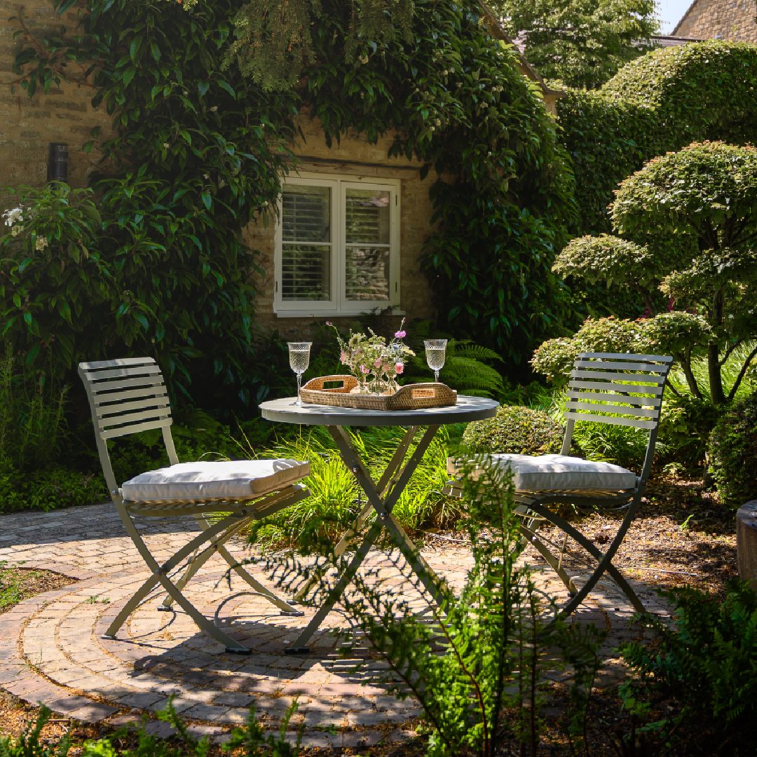 Darsham Bistro Bord med 2 Stoler – Lichen Green (Style B)