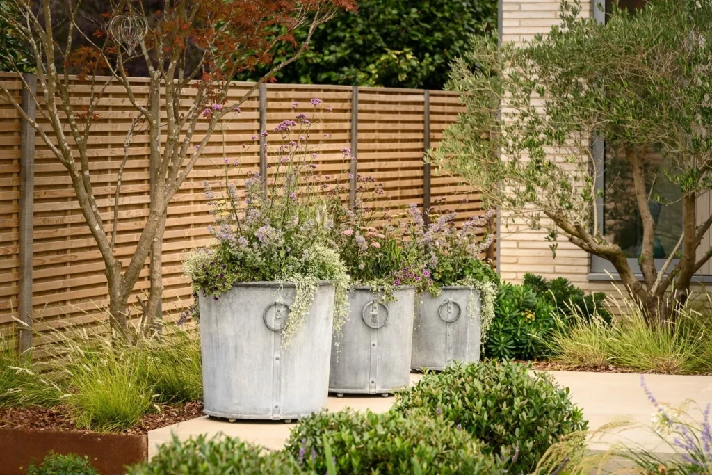 Southwold Runde Plantekasser i galvanisert stål 